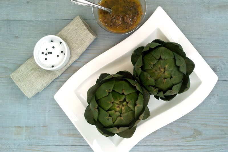 artichokes with caramelised shallots vinaigrette [vegan]