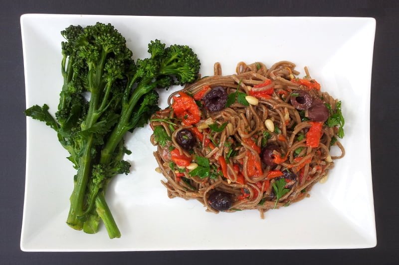 purple sprouting broccoli and red pepper noodle salad [flexitarian]