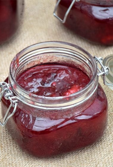 Plum & Apple Jam [vegan] &copy; The Flexitarian - Annabelle Randles