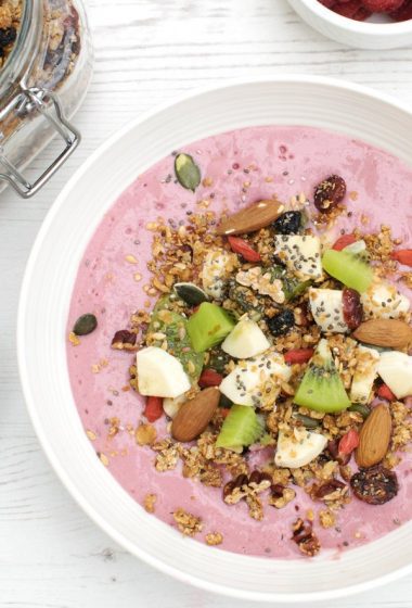 Pretty in Pink Smoothie Bowl [vegan] by The Flexitarian