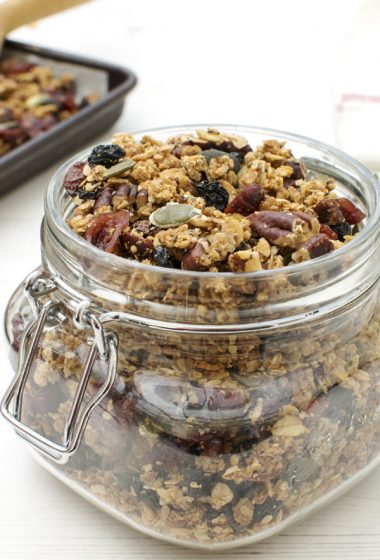 Quinoa Granola with Maple Syrup & Pecan [vegan] by The Flexitarian