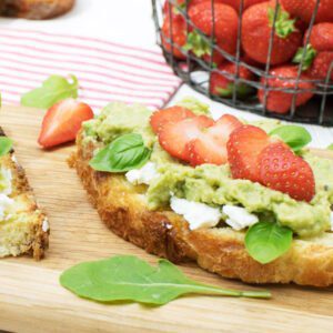 Avocado & Strawberry Tartines with Goat Cheese [vegetarian] © The Flexitarian - Annabelle Randles