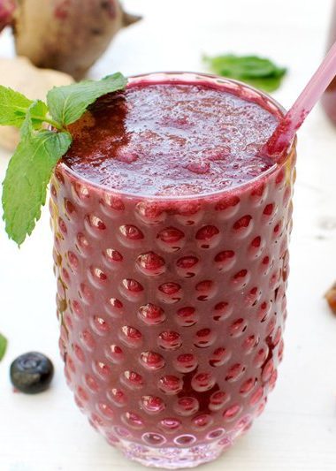 Beetroot, Spinach & Berry Smoothie [vegan]
