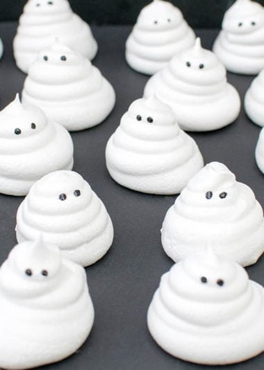 Vegan Meringue Halloween Ghosts