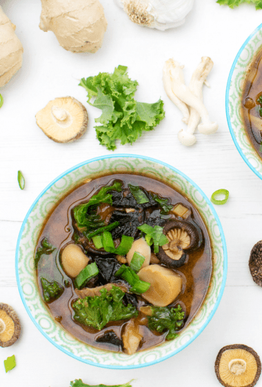 Shiitake & Kale Miso Soup [vegan] [gluten free] by The Flexitarian