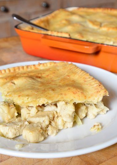 Quorn Chicken Style Pieces and Leek Pie [vegetarian]