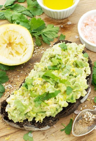 Avocado Toast With Zaatar [vegan] by The Flexitarian