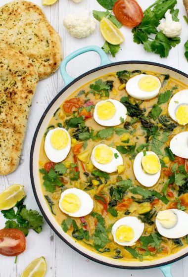 Cauliflower & Spinach Egg Curry [vegetarian] by The Flexitarian