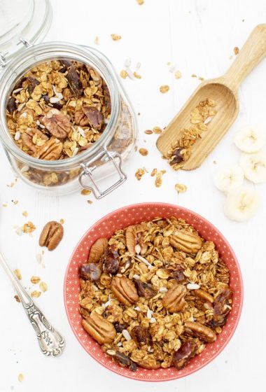 Date Granola [vegan] by The Flexitarian