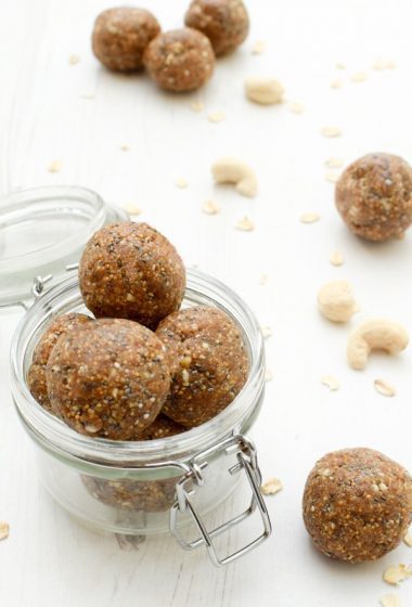 Fig & Nut Energy Bites [vegan] by The Flexitarian