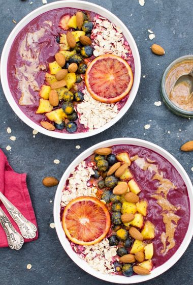 Anti-Inflammatory Smoothie Bowl [vegan] by The Flexitarian