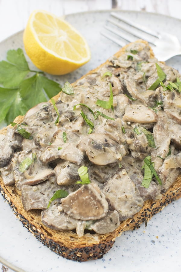 creamy mushrooms on toast [vegan]