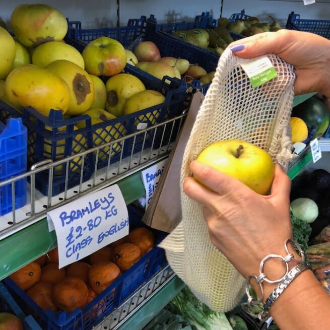 Organic Cotton Mesh Produce Bag - Medium (26 x 32cm) - Image 4