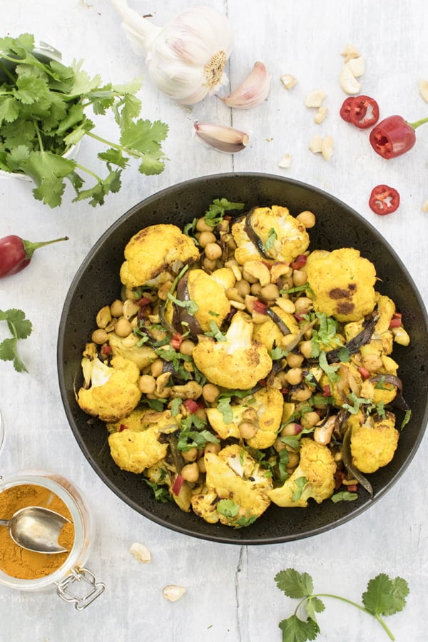 Turmeric Roasted Cauliflower by The Flexitarian © Annabelle Randles - Le Flexitarien