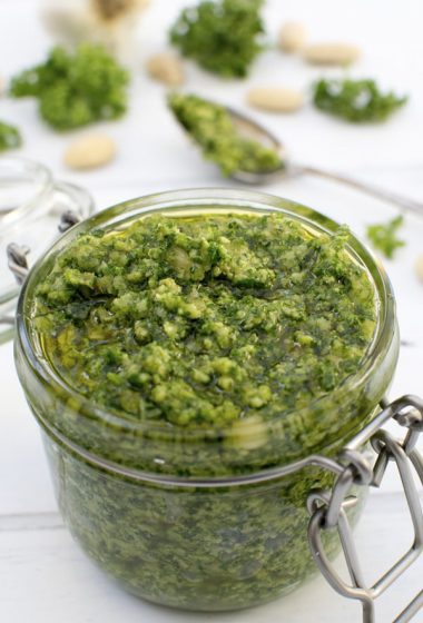 Kale Pesto [vegan] 2020 &copy; Annabelle Randles | The Flexitarian
