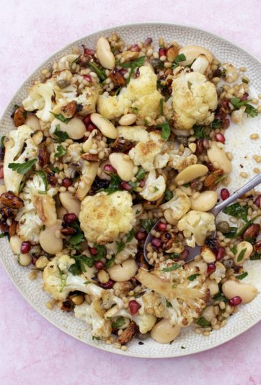 Roasted Cauliflower Salad with Barley & Crunchy Chipotle Almonds | The Flexitarian