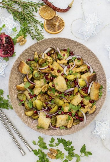 Brussels Sprout Panzanella [vegan] &copy; The Flexitarian