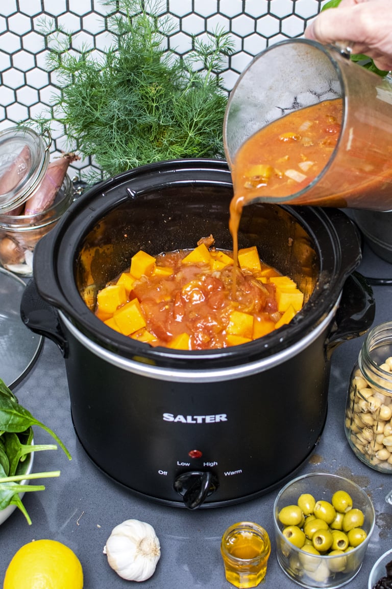 Slow Cooker Savings - A Guide to Making Healthy Meals on a Budget