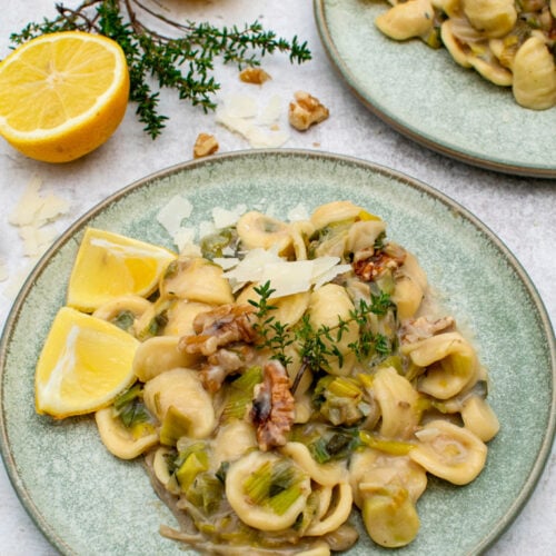 This recipe combines the subtle sweetness of leeks with hearty pasta and hints of fennel to create a flavourful and comforting meal.