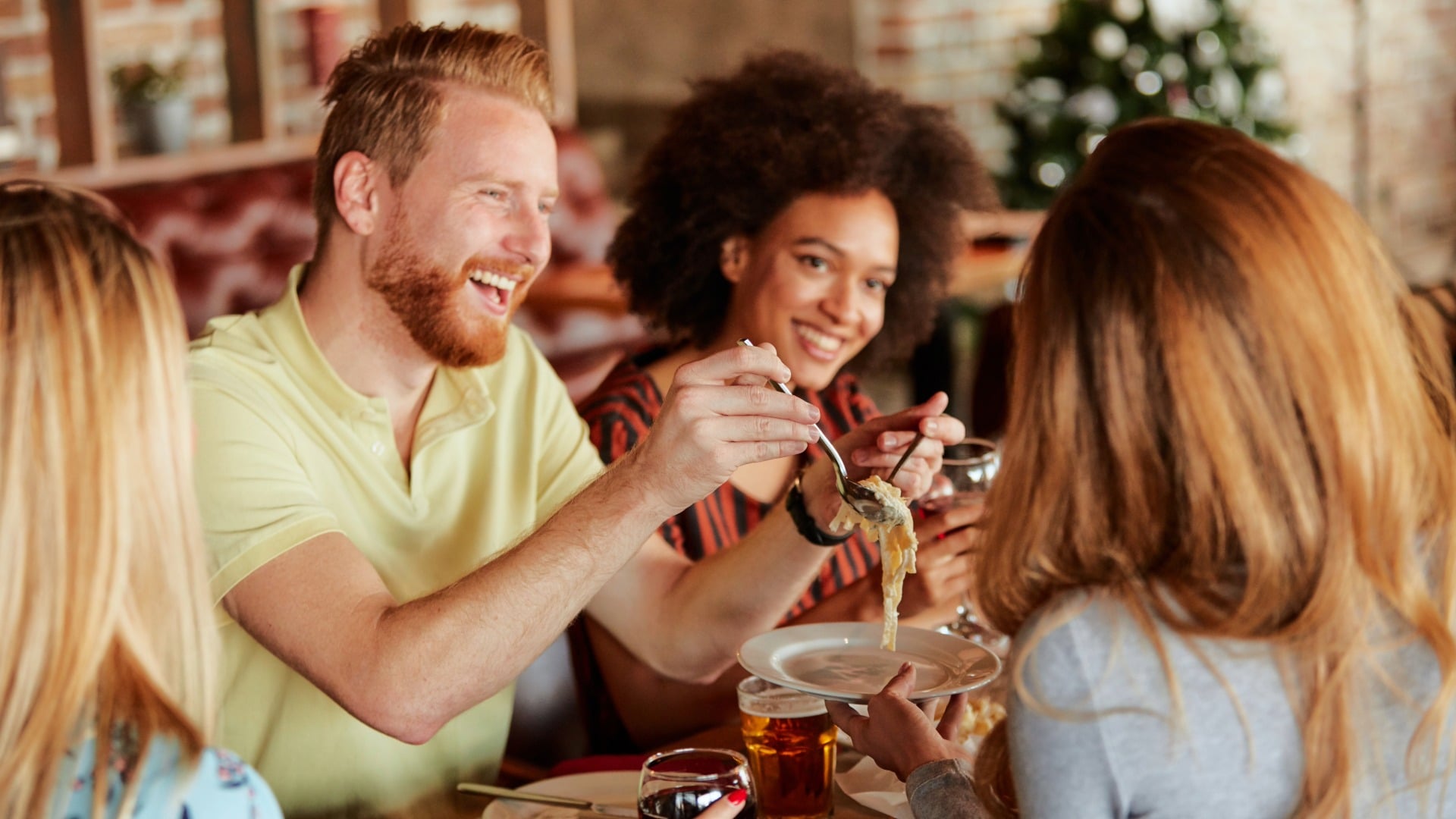 How Sharing Meals Brings People Together How Sharing Meals Brings People Together