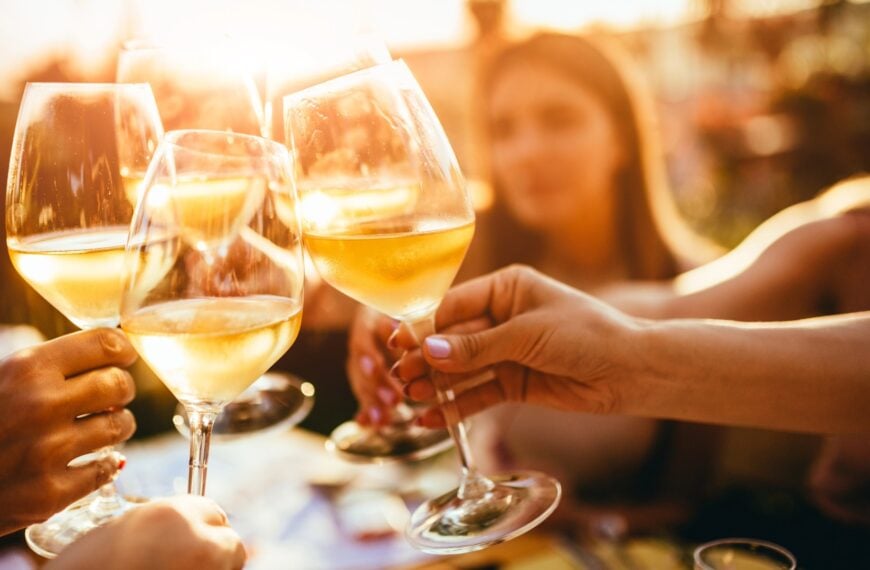 What to Bring When Meeting Her Parents for the FirstTime