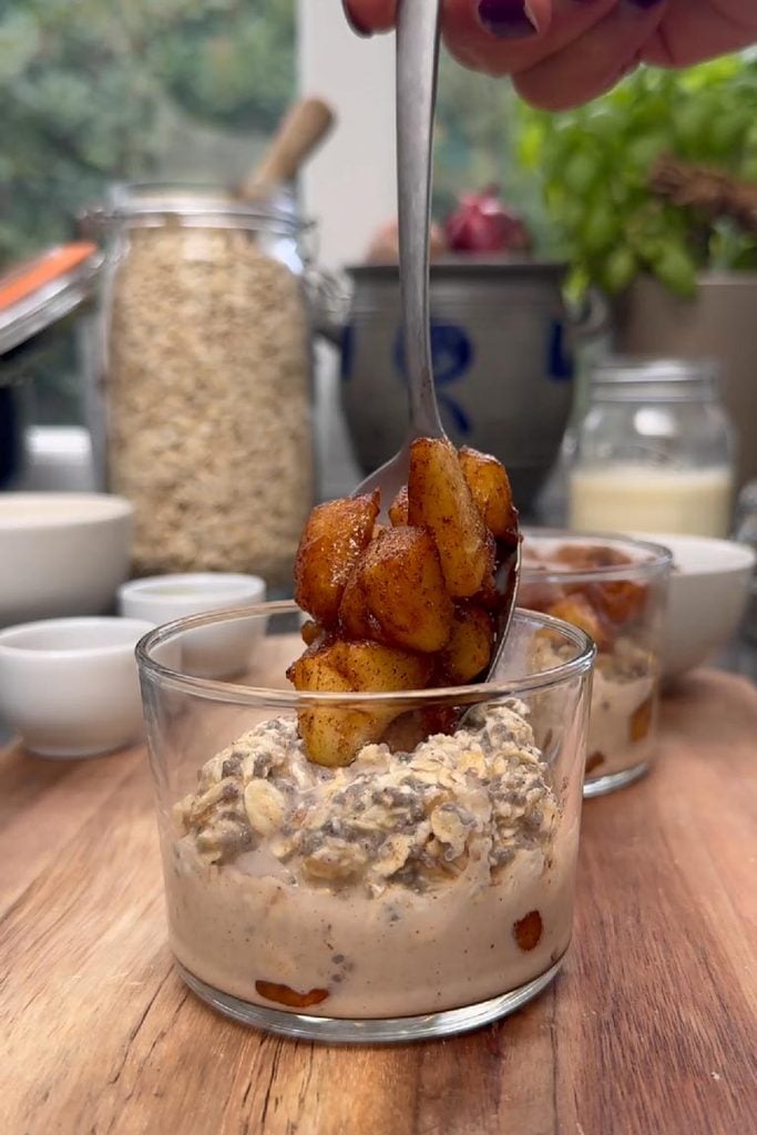 apple pie overnight oats